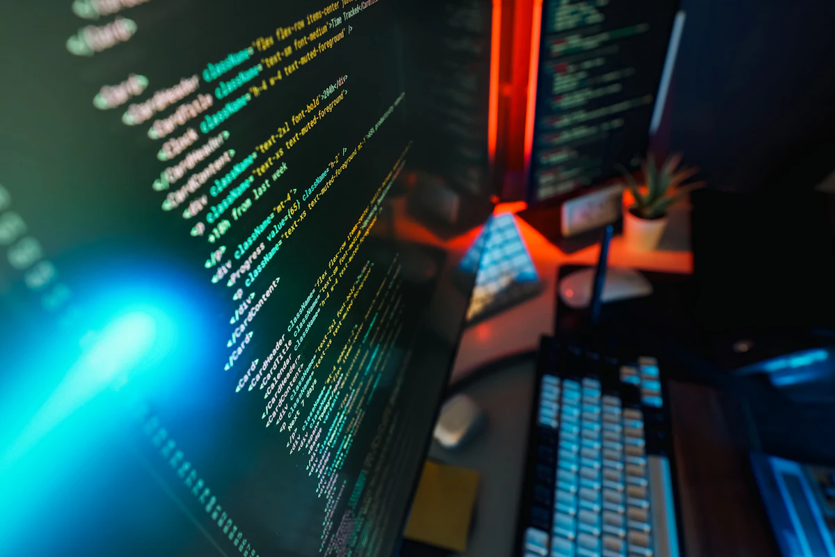 ソースコードを表示したモニター